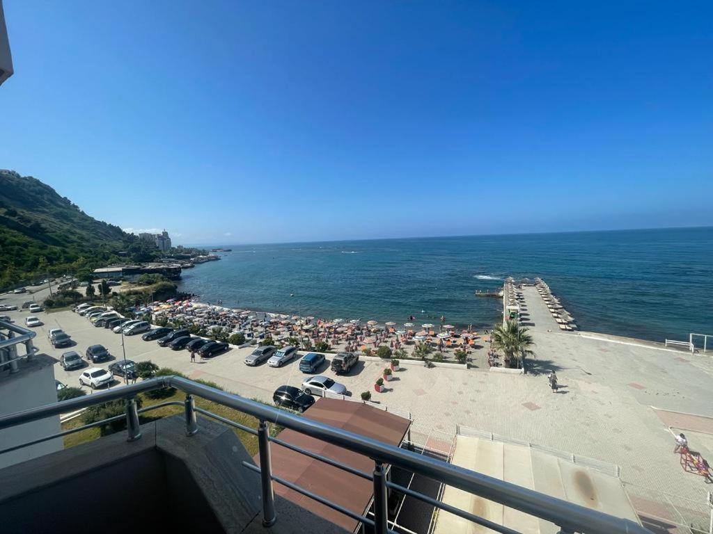 Hotel Ferrara Durres Bagian luar foto