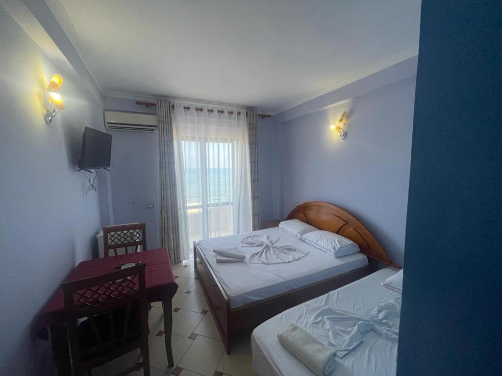 Hotel Ferrara Durres Bagian luar foto
