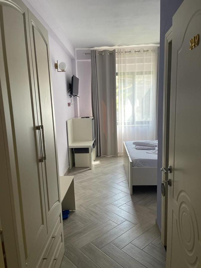 Hotel Ferrara Durres Bagian luar foto