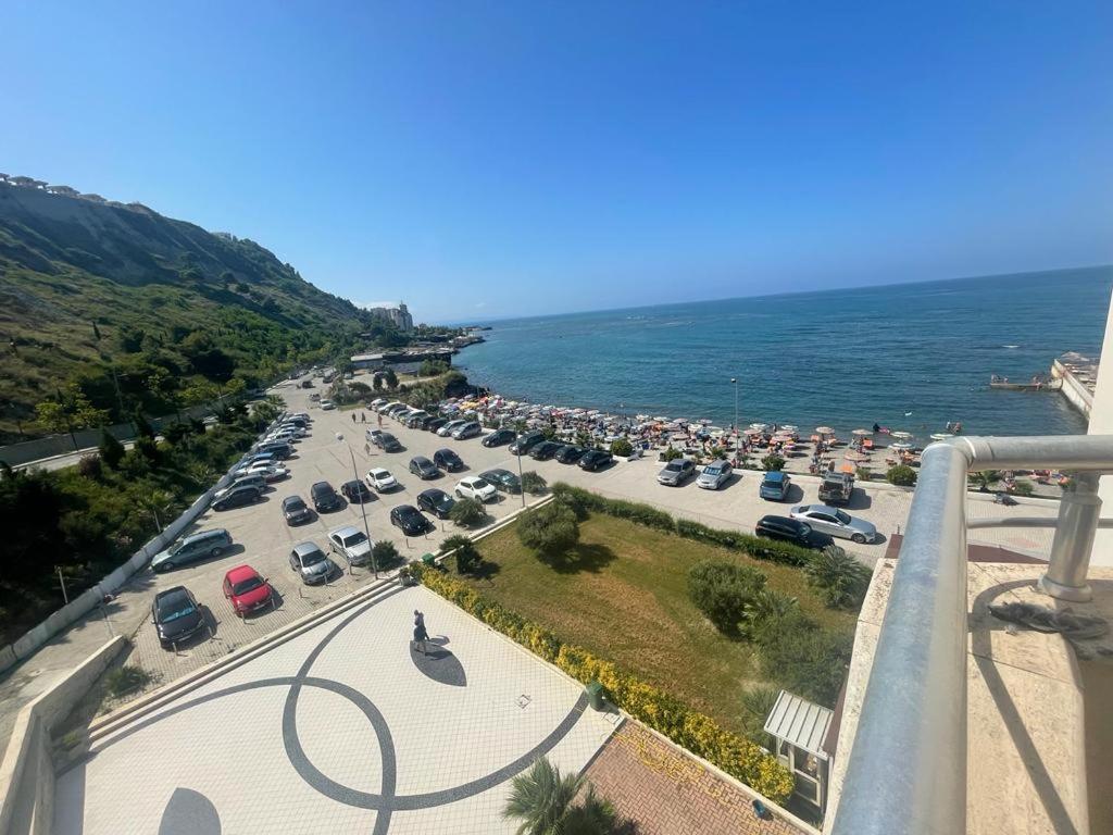 Hotel Ferrara Durres Bagian luar foto
