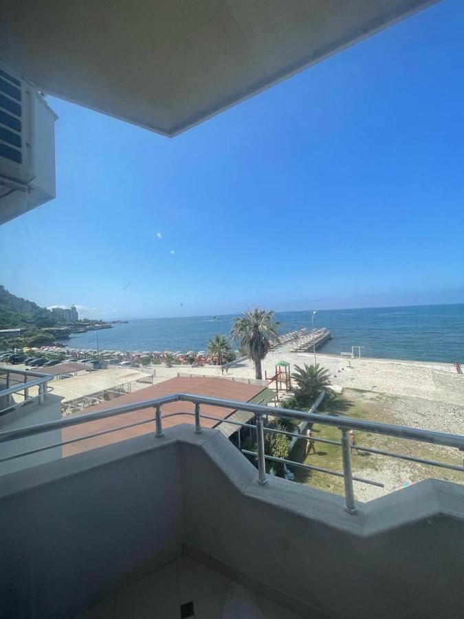 Hotel Ferrara Durres Bagian luar foto